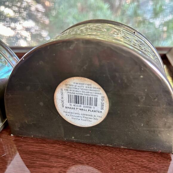 Pair of Vintage Hosley Brass Wall Planters – Embossed Grapevine Design - Picture 10 of 14